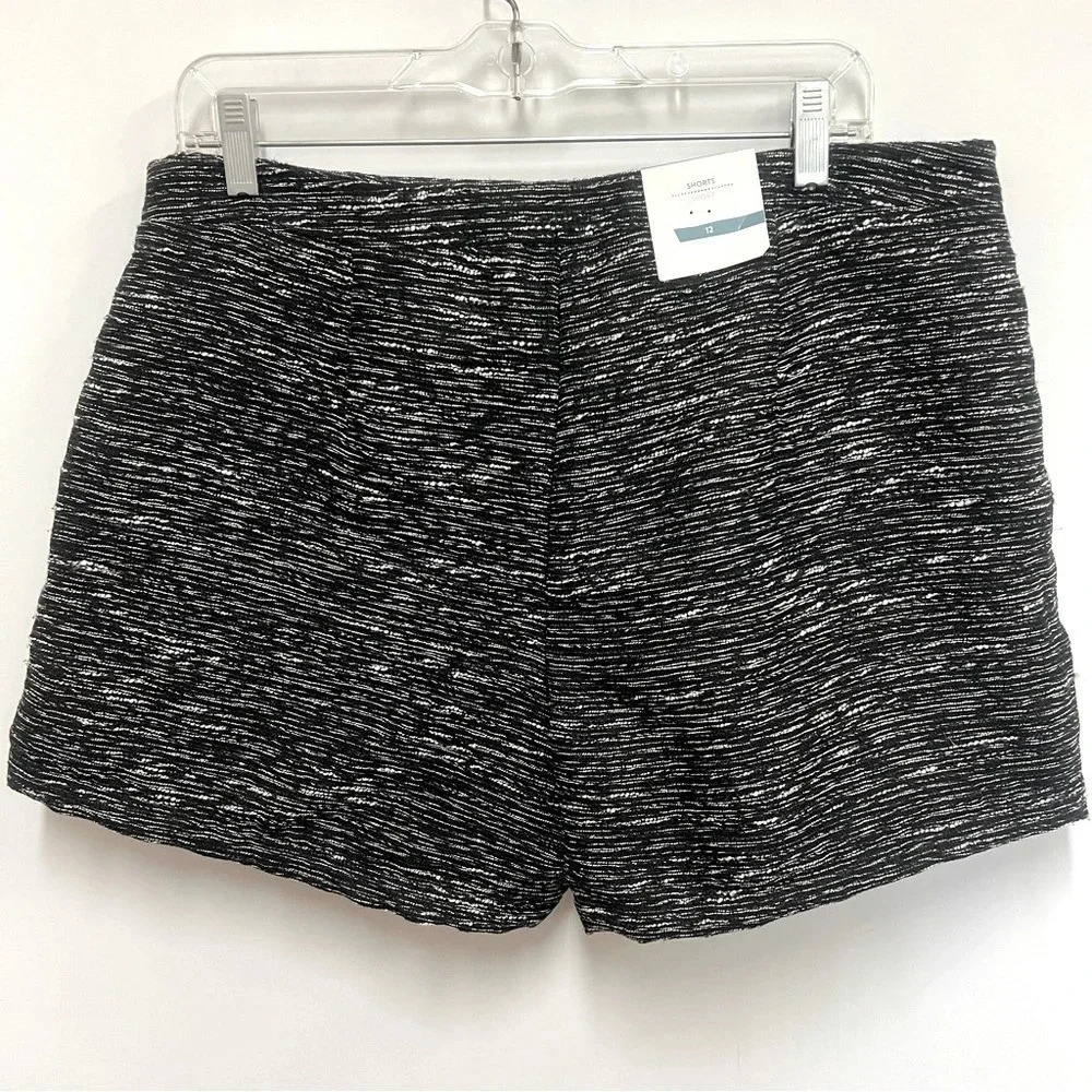 NWT Old Navy NWT Black White Woven High Waist Shorts size 12 - Picture 2 of 12